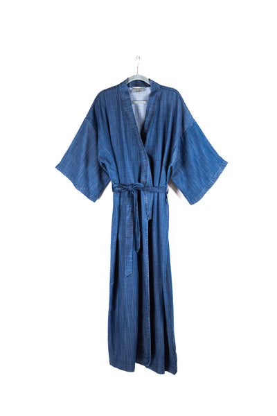 Lange oversized kimono in Tencel denim-look met wijde mouwen en bijpassende riem.